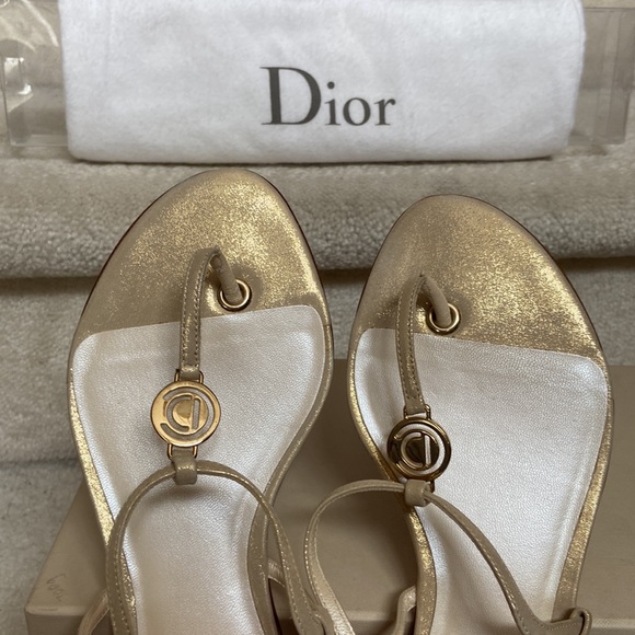 christian dior flat thong sandals - Picture 2 of 15